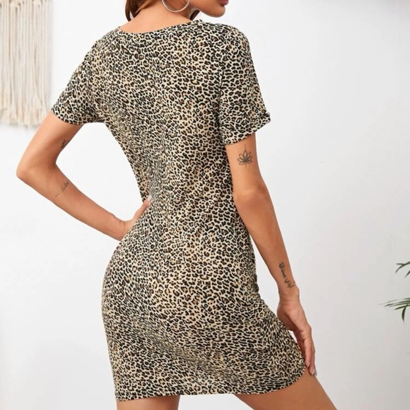 Twist Front Leopard Dress - Picture 3 of 4